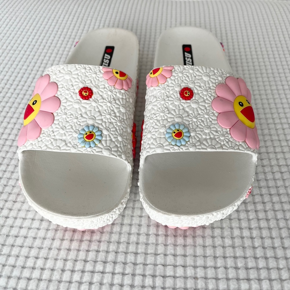 Slide Sandals White Size 6.5 / 37